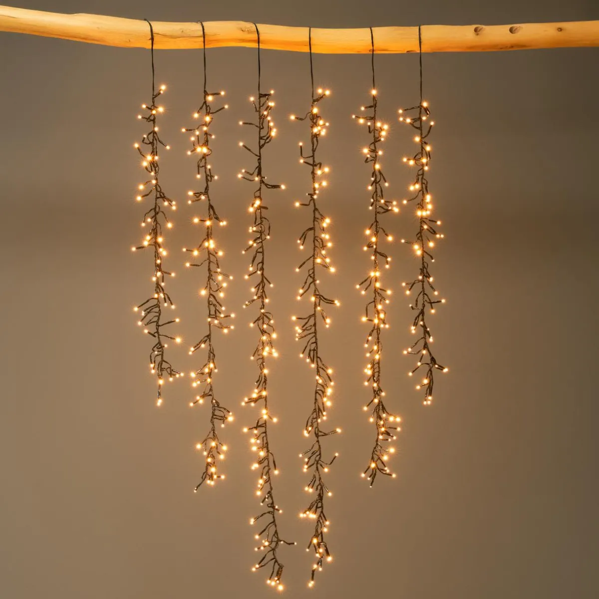 KAEMINGK Cascade lumineuse 2 m 480 LED câble noir Effet scintillant Blanc chaud doré Blanc chaud doré - câble noir Discount
