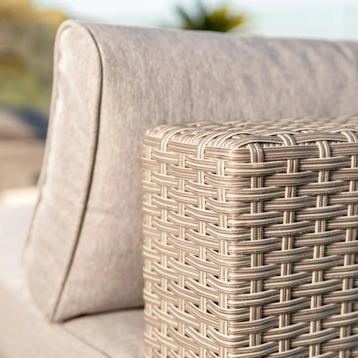 MOBELLIA Chauffeuse de jardin en résine tressée Palma Gris et taupe Tressé Gris - Taupe Clearance