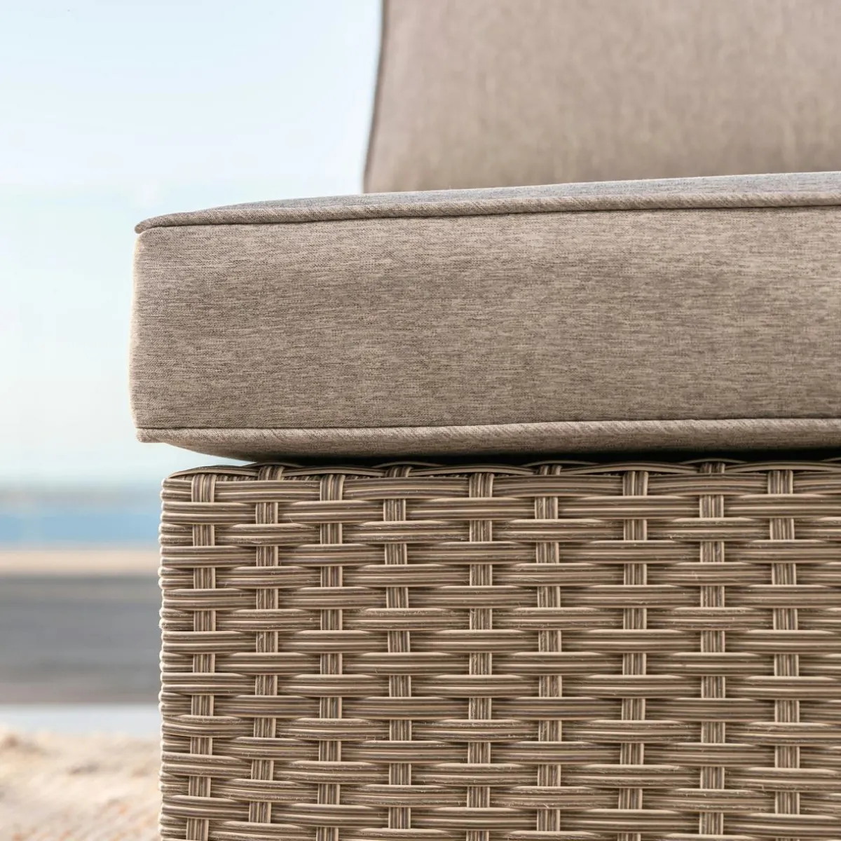 MOBELLIA Chauffeuse de jardin en résine tressée Palma Gris et taupe Tressé Gris - Taupe Clearance