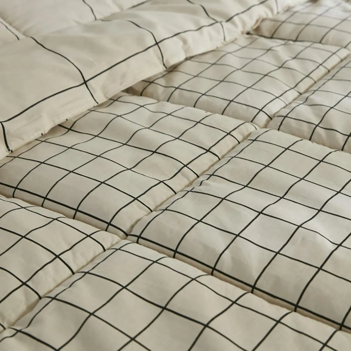 L'EFFET PAPILLON Couette imprimée et une taie d'oreiller (140 x 200 cm) Carrie Beige Clearance