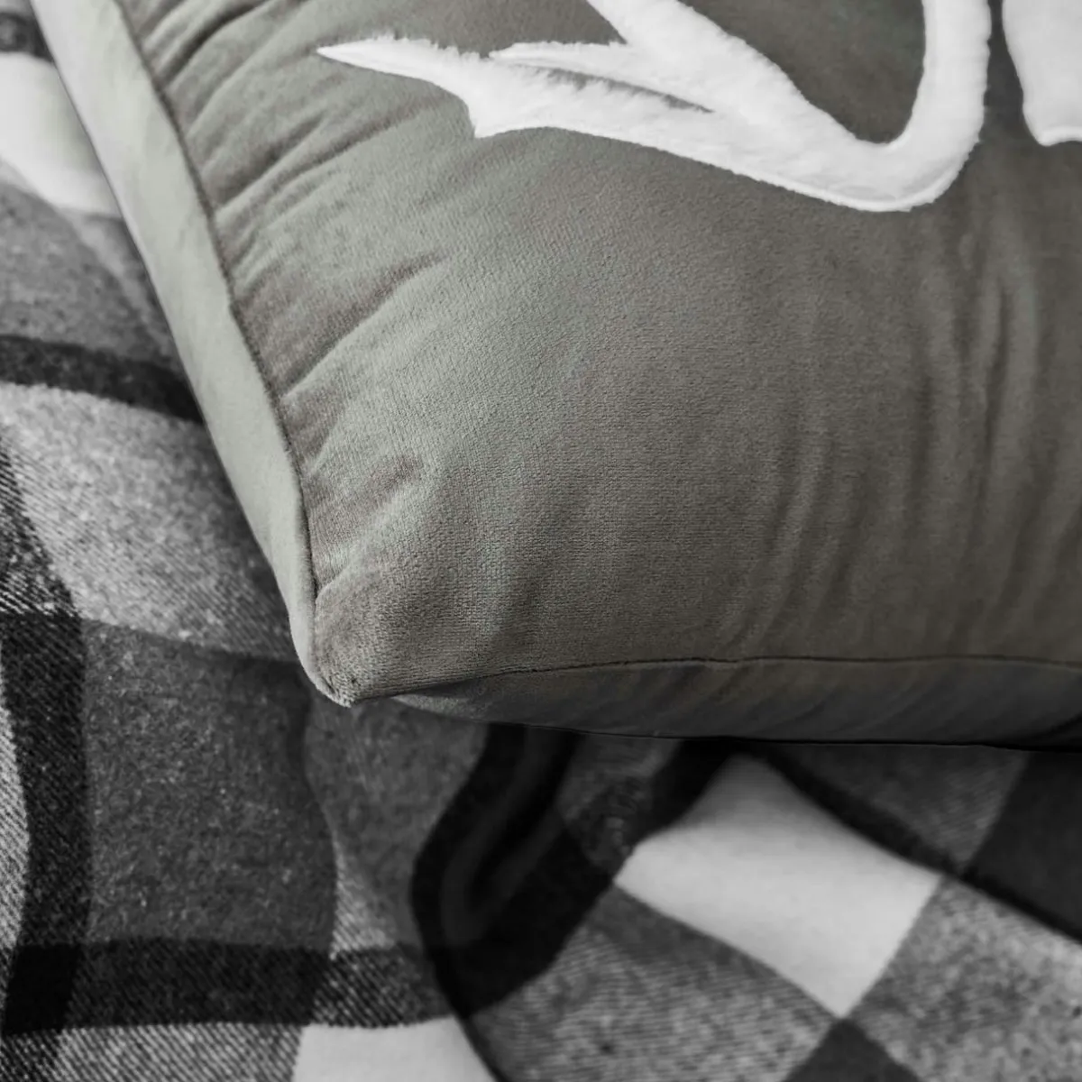 douceur d'intu017drieur Coussin carré velours (45 x 45 cm) Vik Gris Anthracite Clearance