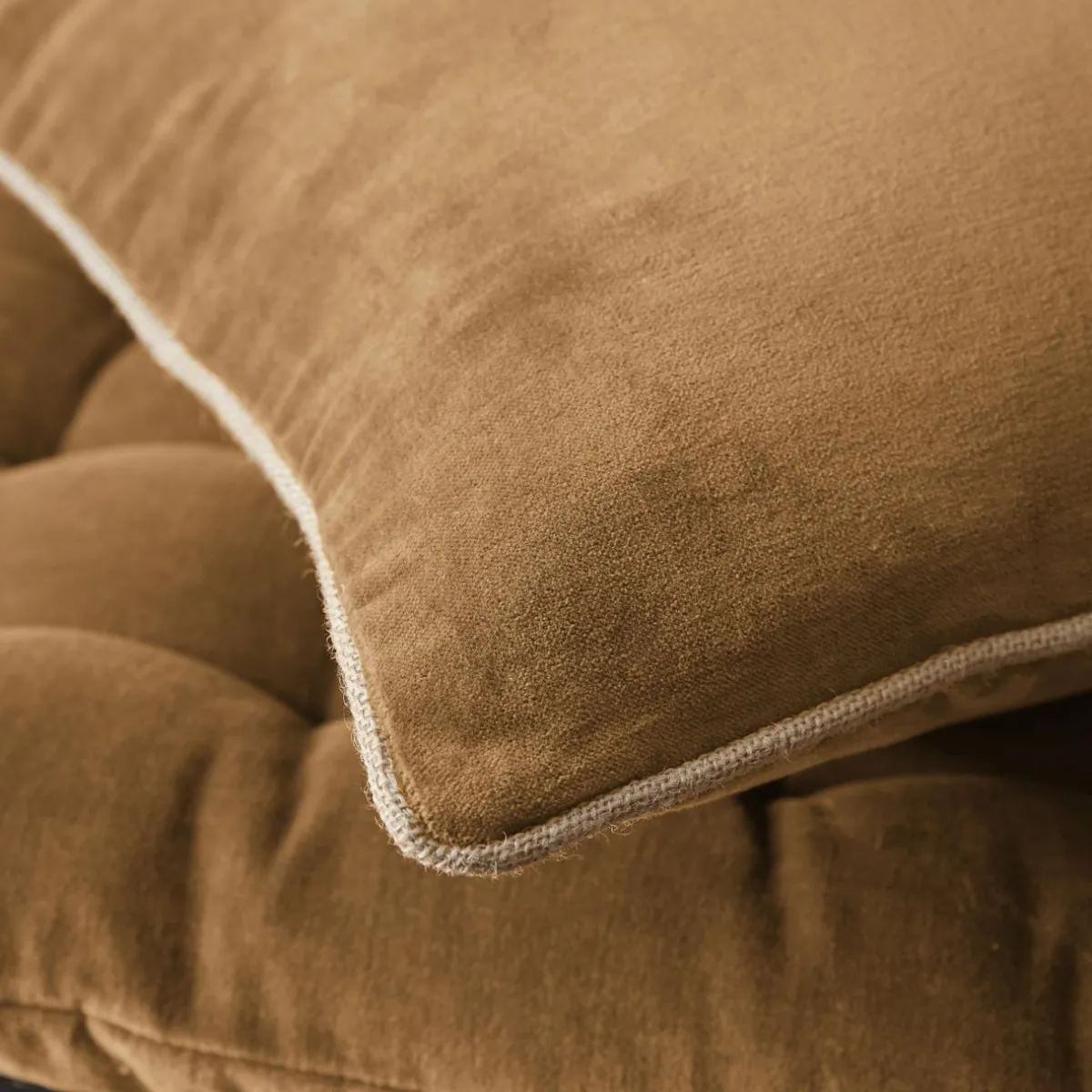 EMINZA Coussin carré velours de coton (45 x 45 cm) Victor Camel Clearance