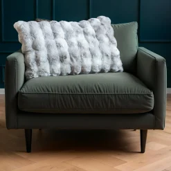 STOF Coussin rectangulaire fausse fourrure (50 x 80 cm) Nebraska perle Gris