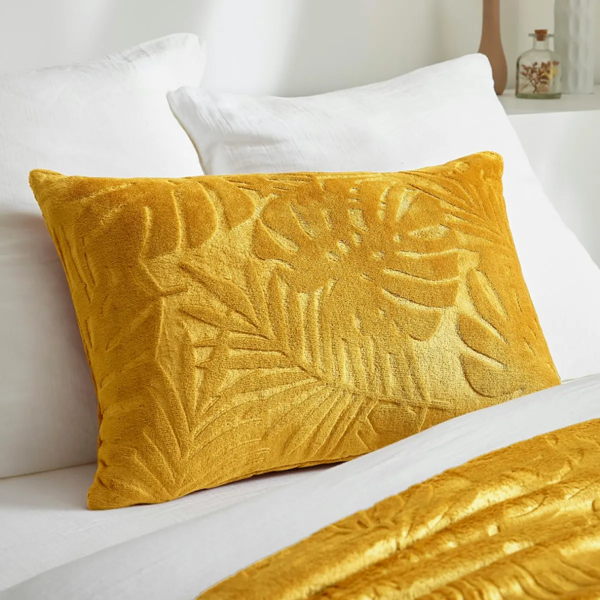 EMINZA Coussin rectangulaire flanelle (40 x 60 cm) Flore Jaune moutarde Sale