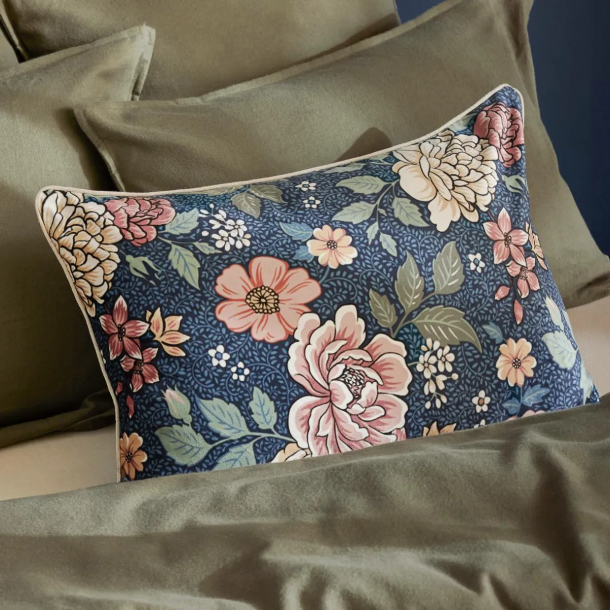 EMINZA Coussin rectangulaire velours (40 x 60 cm) Dolores Rose Hot