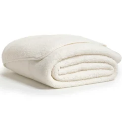 douceur d'intu017drieur Couvre-lit effet sherpa (240 x 220 cm) Calinou Ecru Sale