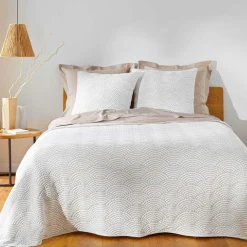douceur d'intu017drieur Couvre-lit matelassé et deux taies d'oreiller (240 x 260 cm) Cassandra Ecru Discount