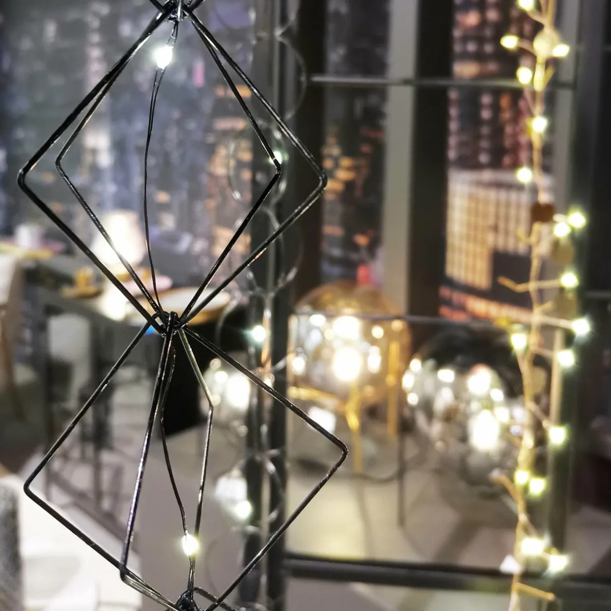 KAEMINGK Guirlande lumineuse déco à piles 1,9 m Carrés Blanc chaud Clearance