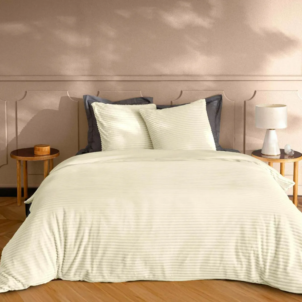 douceur d'intu017drieur Housse de couette et deux taies d'oreiller flanelle (240 x 220 cm) Veloutea Beige Ecru