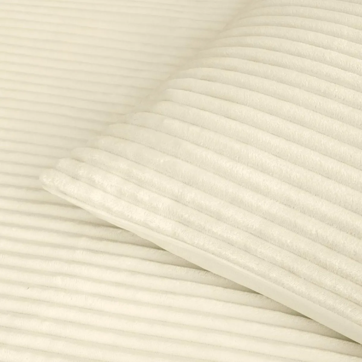 douceur d'intu017drieur Housse de couette et deux taies d'oreiller flanelle (240 x 220 cm) Veloutea Beige Ecru