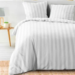 douceur d'intu017drieur Housse de couette et deux taies microfibre (240 x 220 cm) Cleo he Blanc Sale