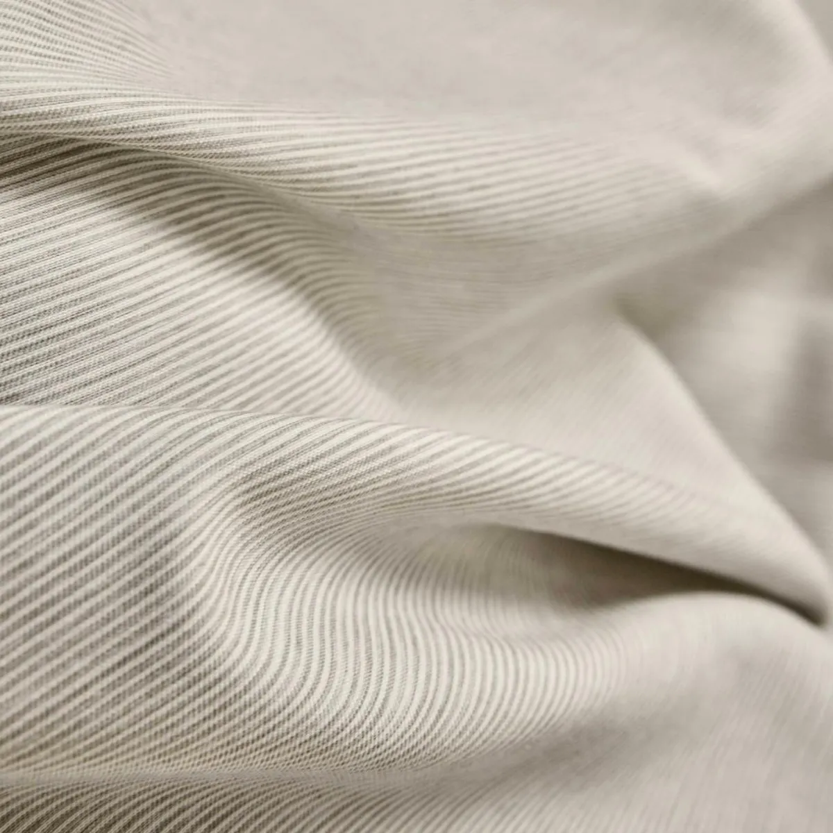 douceur d'intu017drieur Housse de couette et deux taies d'oreiller microfibre (240 x 220 cm) Azura Beige Hot