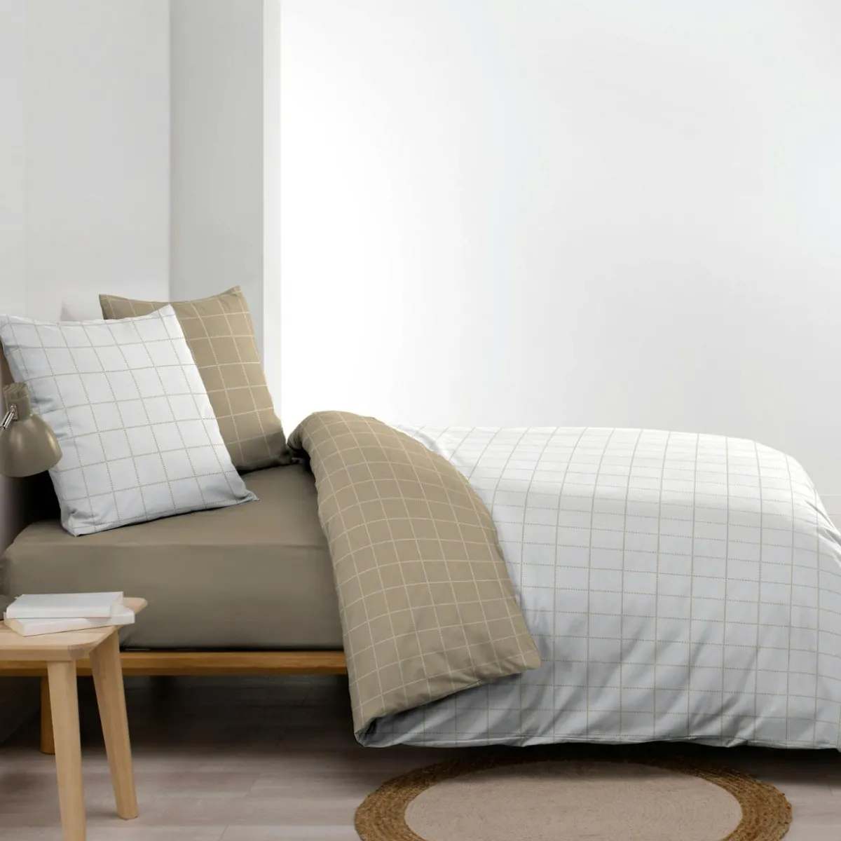 douceur d'intu017drieur Housse de couette et deux taies d'oreiller en coton (240 x 220 cm) Cadria Blanc
