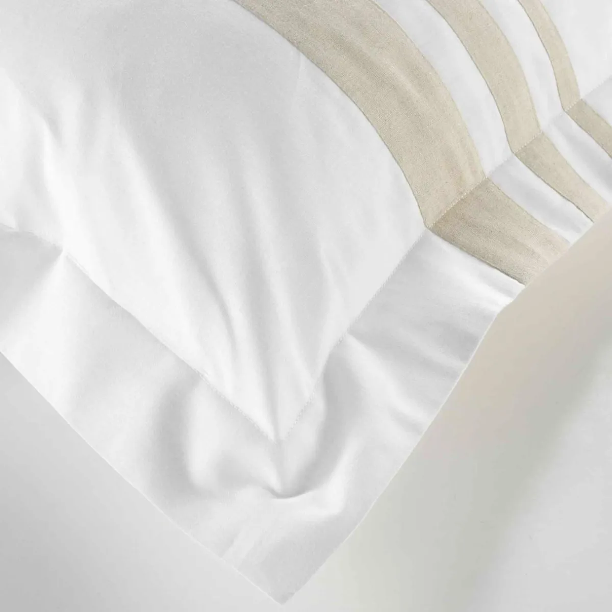 DOUCEUR D'INTERIEUR Housse de couette et deux taies coton (260 x 240 cm) Margaux he Blanc Clearance