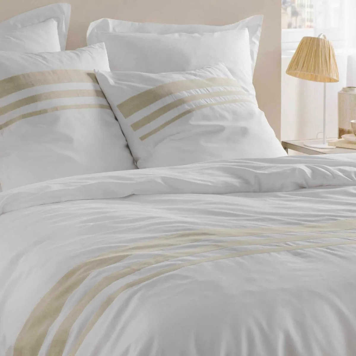 DOUCEUR D'INTERIEUR Housse de couette et deux taies coton (260 x 240 cm) Margaux he Blanc Clearance