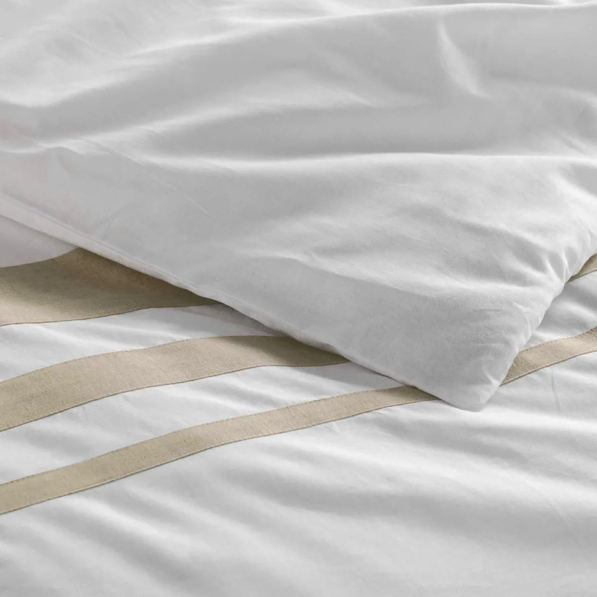 DOUCEUR D'INTERIEUR Housse de couette et deux taies coton (260 x 240 cm) Margaux he Blanc Clearance