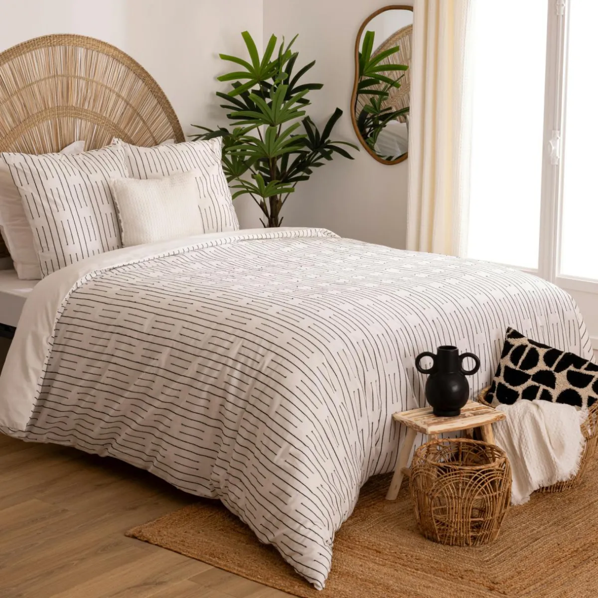 Atmosphera, cru017dateur d'intu017drieur Housse de couette et deux taies coton (240 x 220 cm) Dobby Noire Blanc Hot