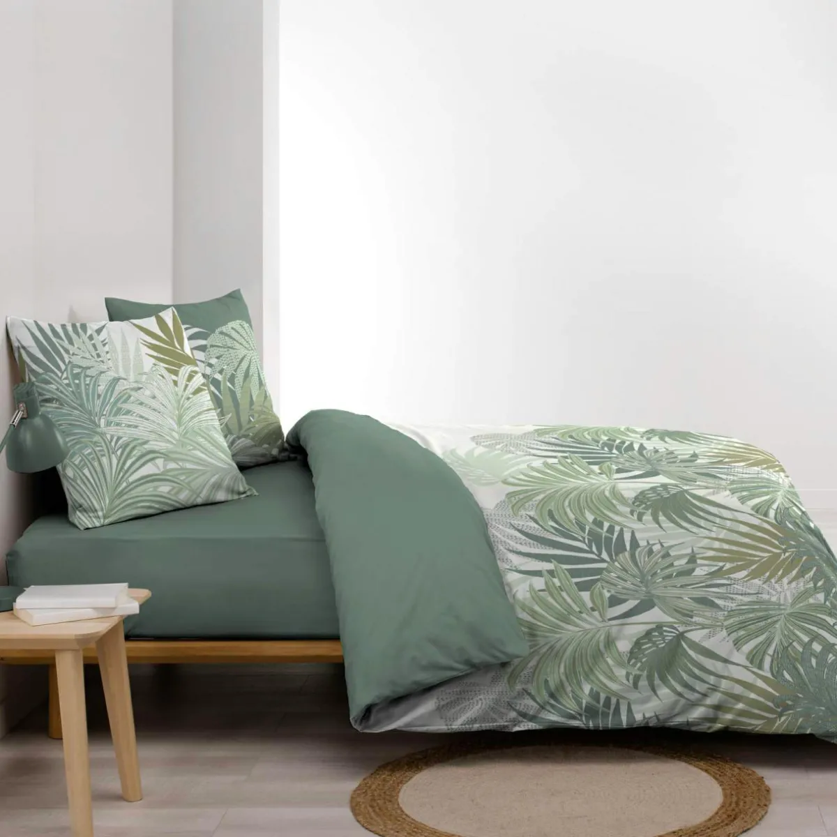 douceur d'intu017drieur Housse de couette et deux taies d'oreiller en coton (240 x 220 cm) Nymea Vert Clearance