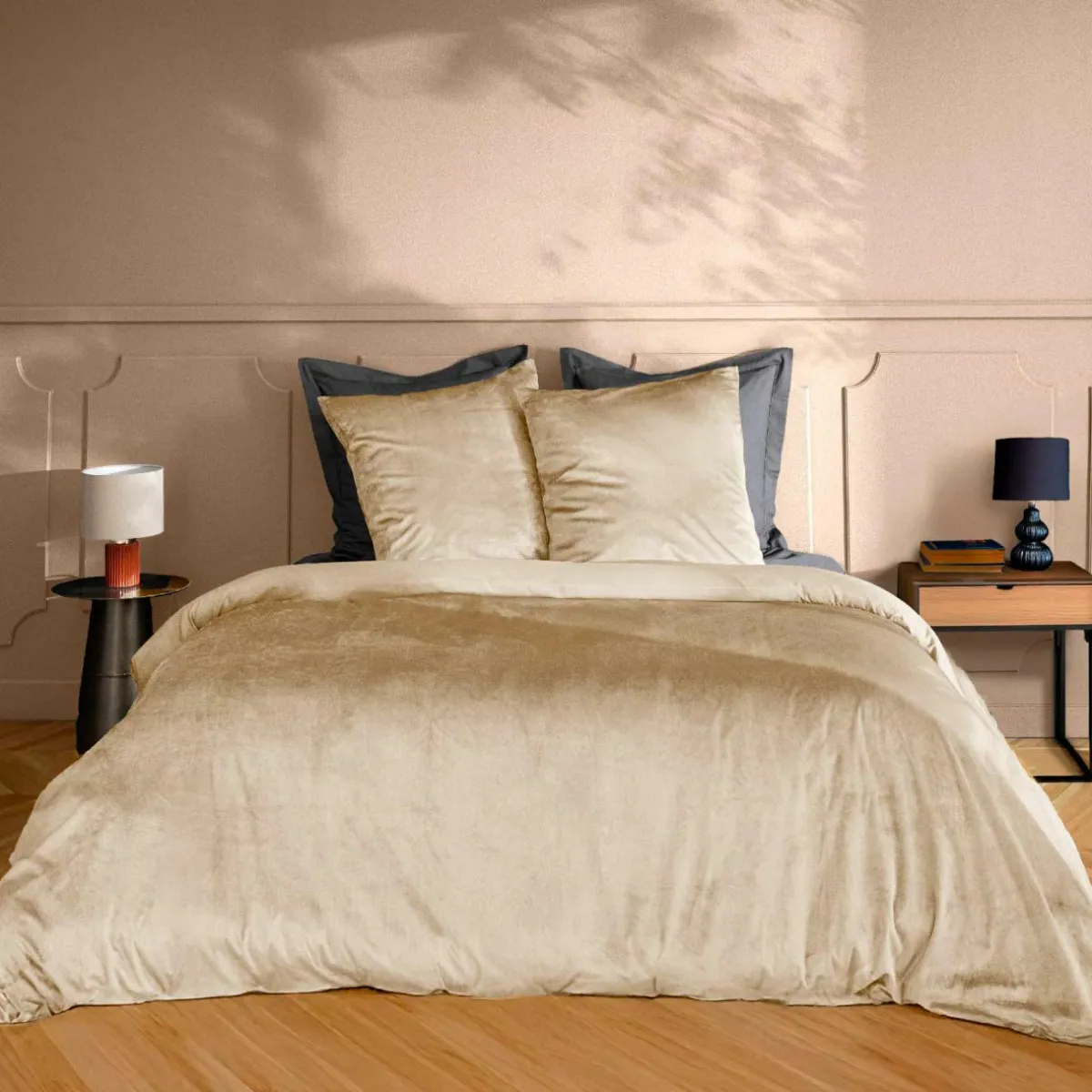 douceur d'intu017drieur Housse de couette et deux taies d'oreiller velours (240 x 220 cm) Velina sable Beige Best