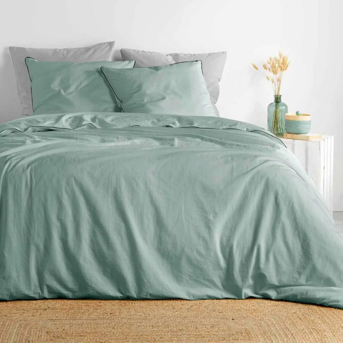 DOUCEUR D'INTERIEUR Housse de couette et deux taies coton lavé (260 x 240 cm) Linette Vert sauge Sale