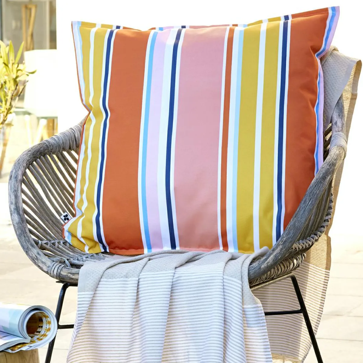 L'effet papillon Housse de coussin extérieur carrée (60 x 60 cm) Bianca Jaune New