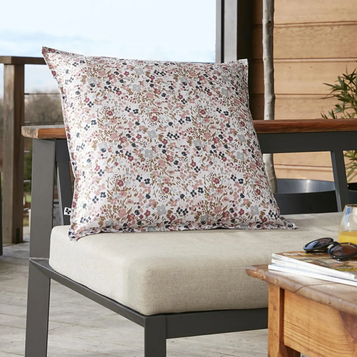 L'effet papillon Housse de coussin extérieur carrée (60 x 60 cm) Capucine Beige Discount