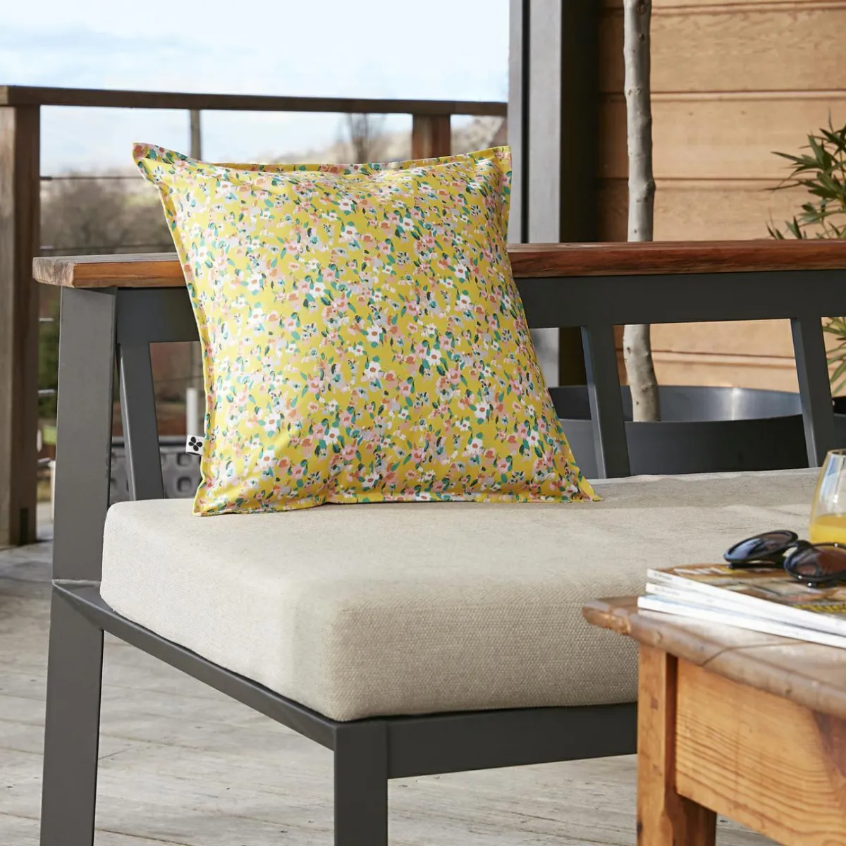 L'effet papillon Housse de coussin extérieur carrée (45 x 45 cm) Manon Jaune New