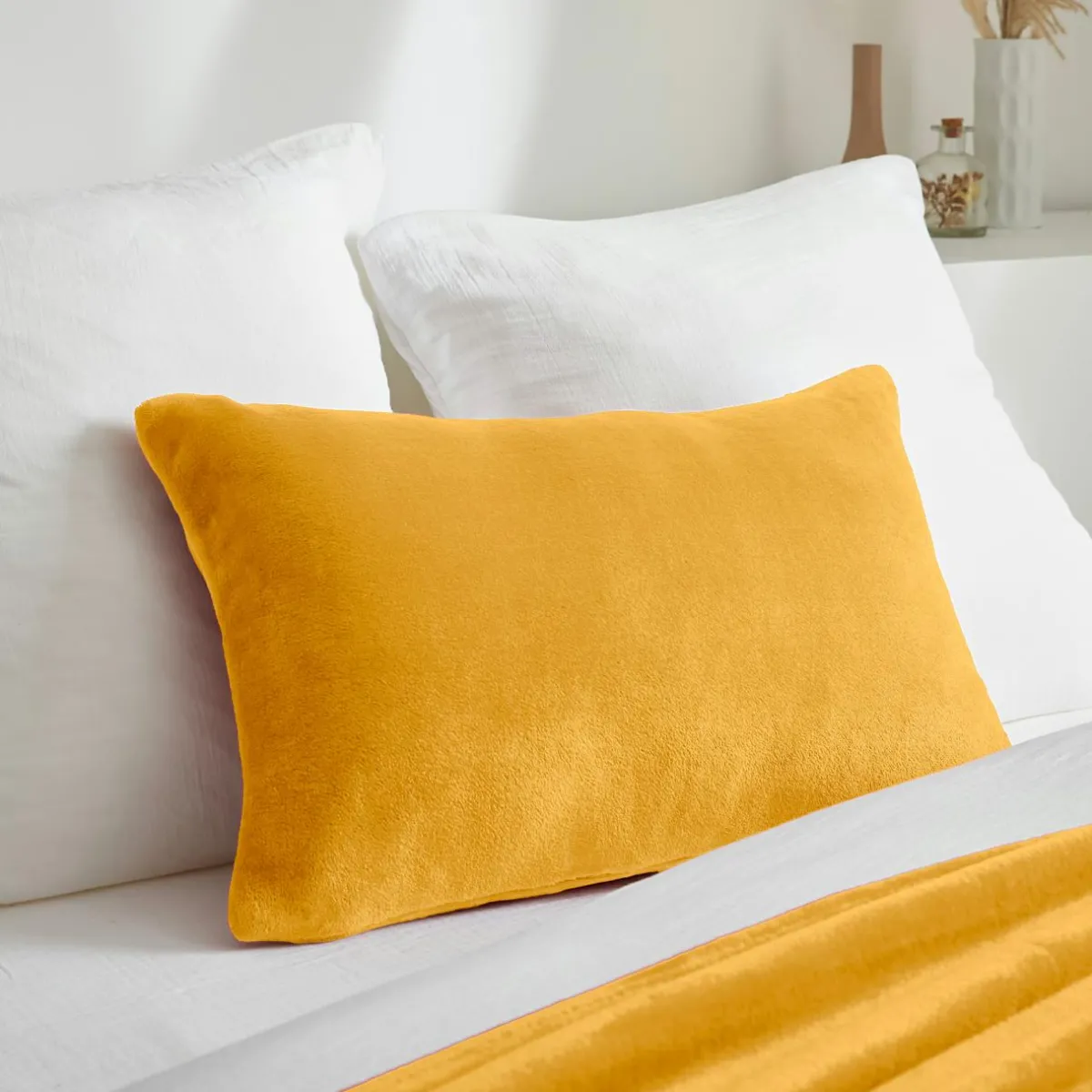 EMINZA Housse de coussin rectangulaire flanelle (40 x 60 cm) Didou Jaune moutarde Hot
