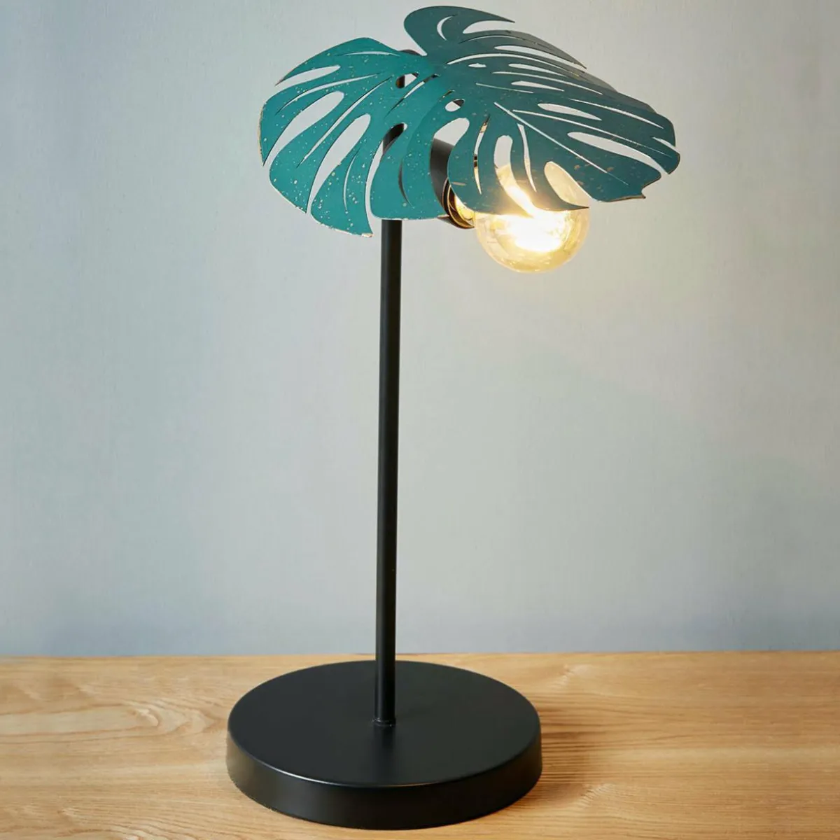 OSTARIA Lampe à poser en métal (H42,5 cm) Vayana e Vert