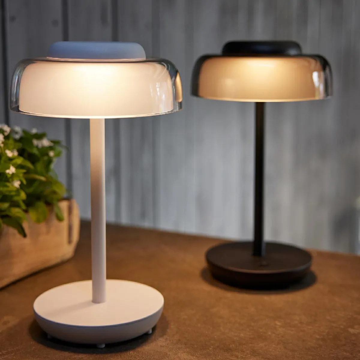 #N/A Lampe de table sans fil rechargeable USB 18 LED (H28 cm) Tribeca Blanc Best