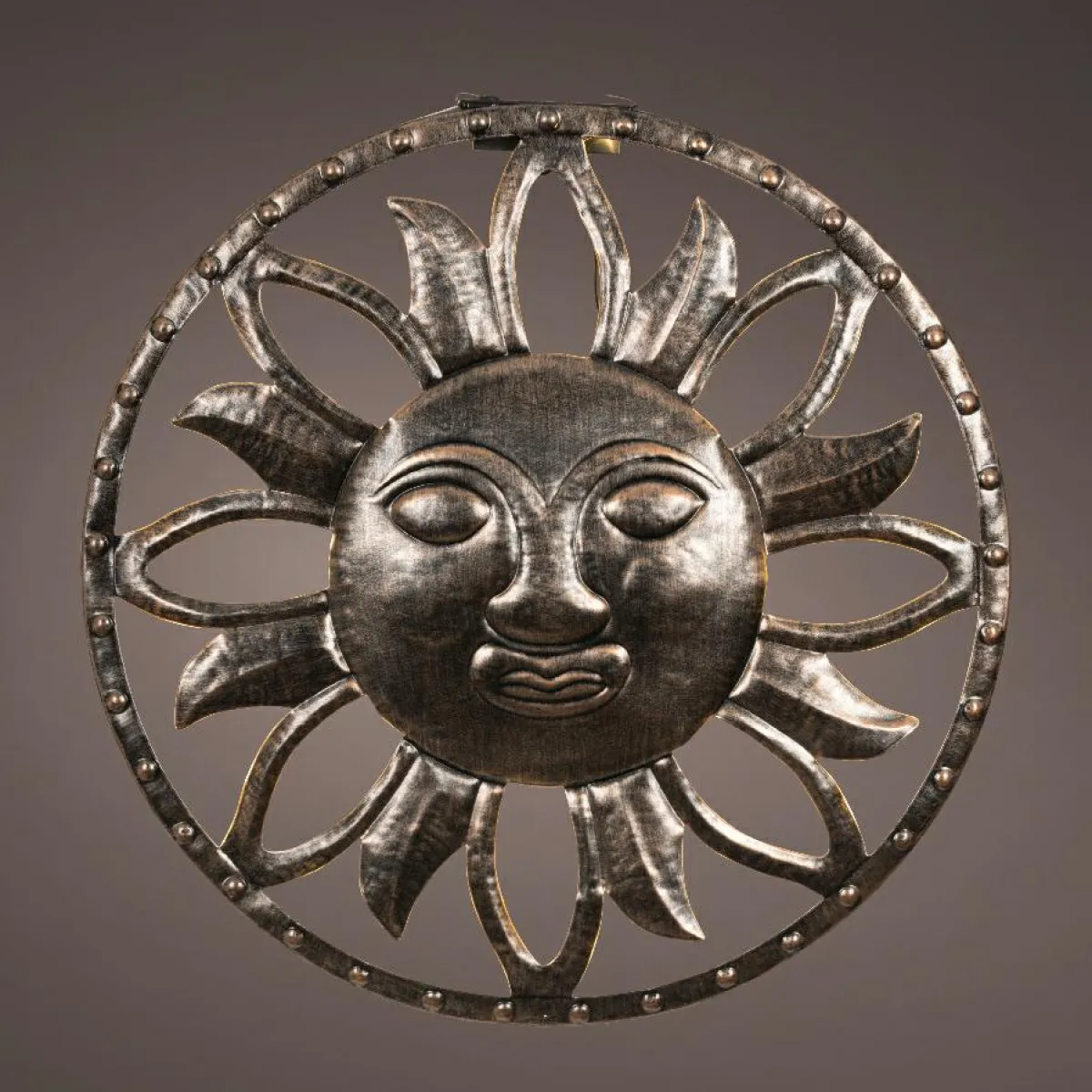 KAEMINGK Lampe murale solaire en métal (D37 cm) Dieu soleil pâtiné et blanc chaud Or Discount