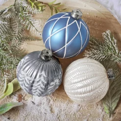 KAEMINGK Lot de 12 boules de Noël en verre (D100 mm) Rêverie , blanc et gris Bleu Ciel Clearance