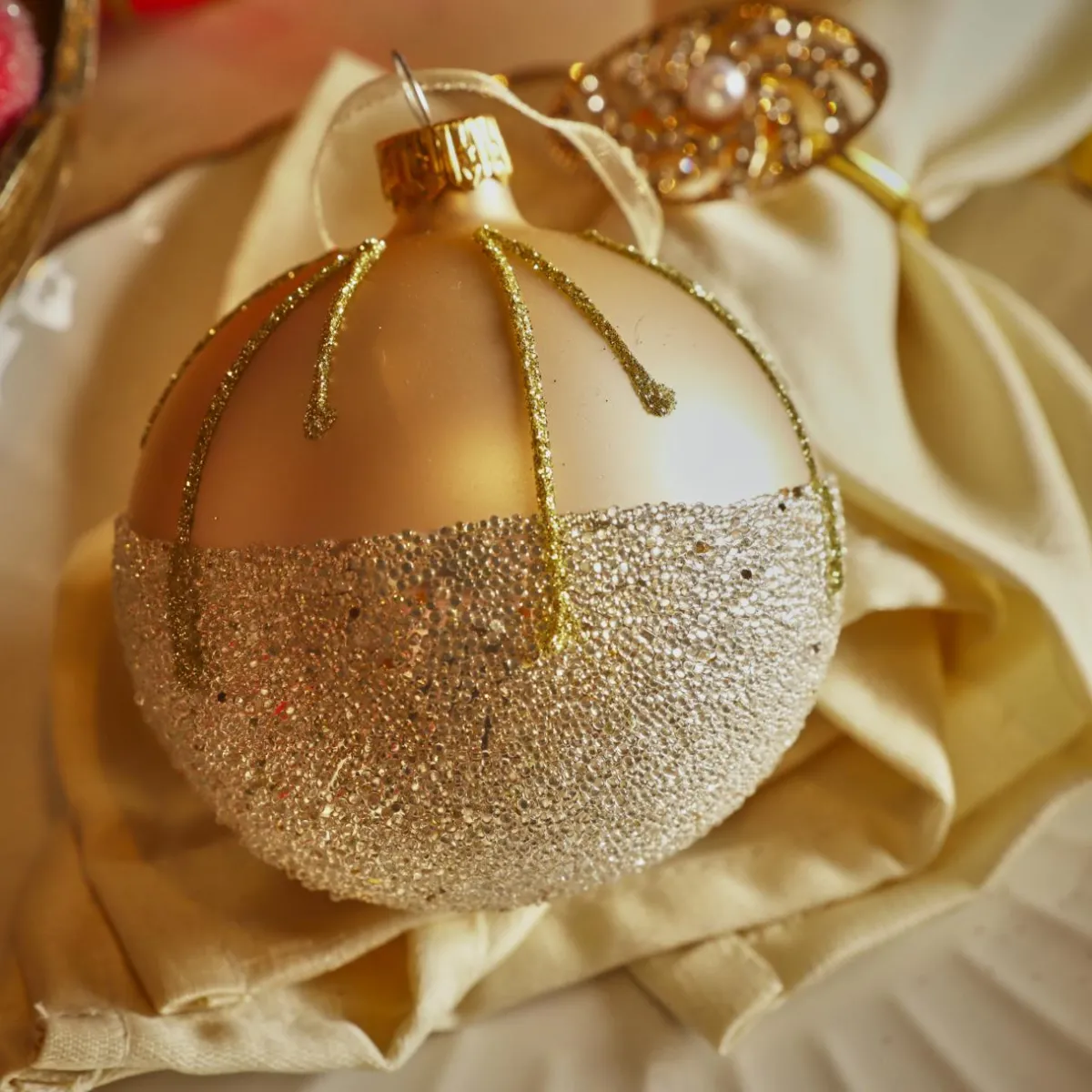 KAEMINGK Lot de 6 boules de Noël en verre (D80 mm) Ballotine Perle Outlet