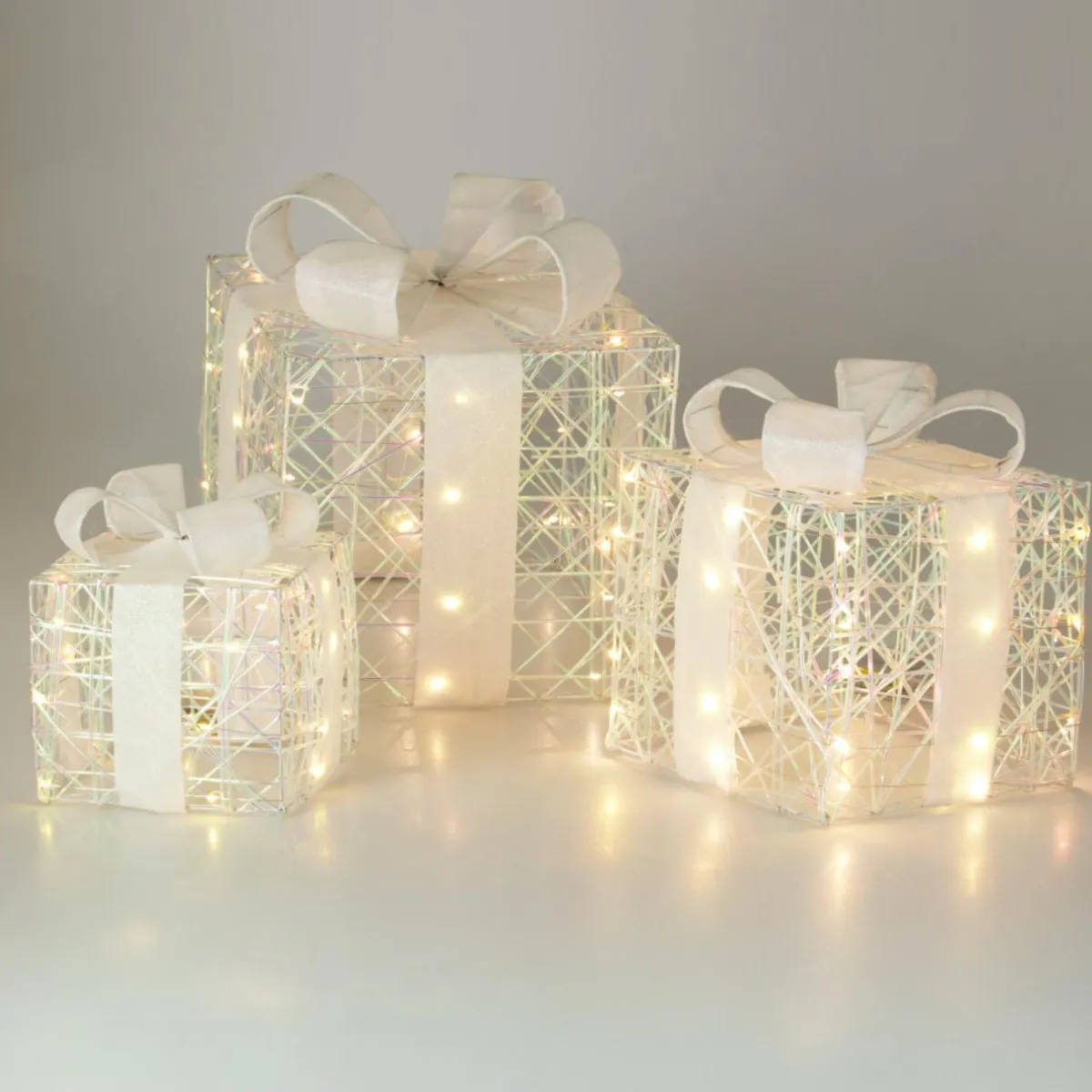 KOOPMAN Lot de 3 cadeaux lumineux à piles 90 LED (H20 cm) Lumière d'hiver Blanc chaud Sale