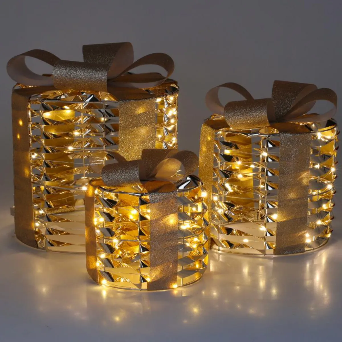 KOOPMAN Lot de 3 cadeaux lumineux 135 LED (H25 cm) Rond et chic Or Outlet