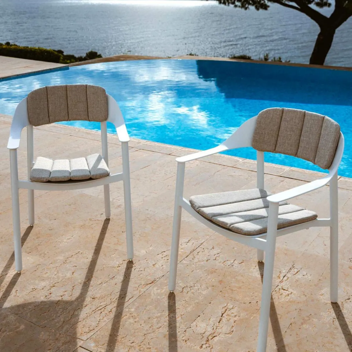 MOBELLIA Lot de 2 fauteuils de jardin aluminium Monte Carlo Blanc Clearance