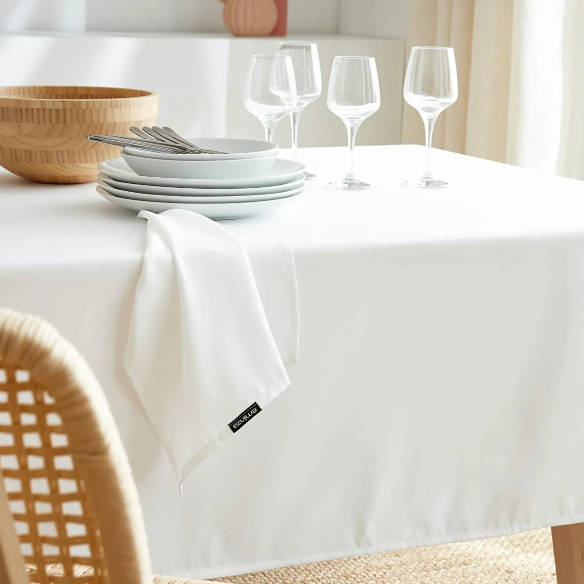 EMINZA Nappe rectangulaire anti tache (140 x 250 cm) Elise he Blanc