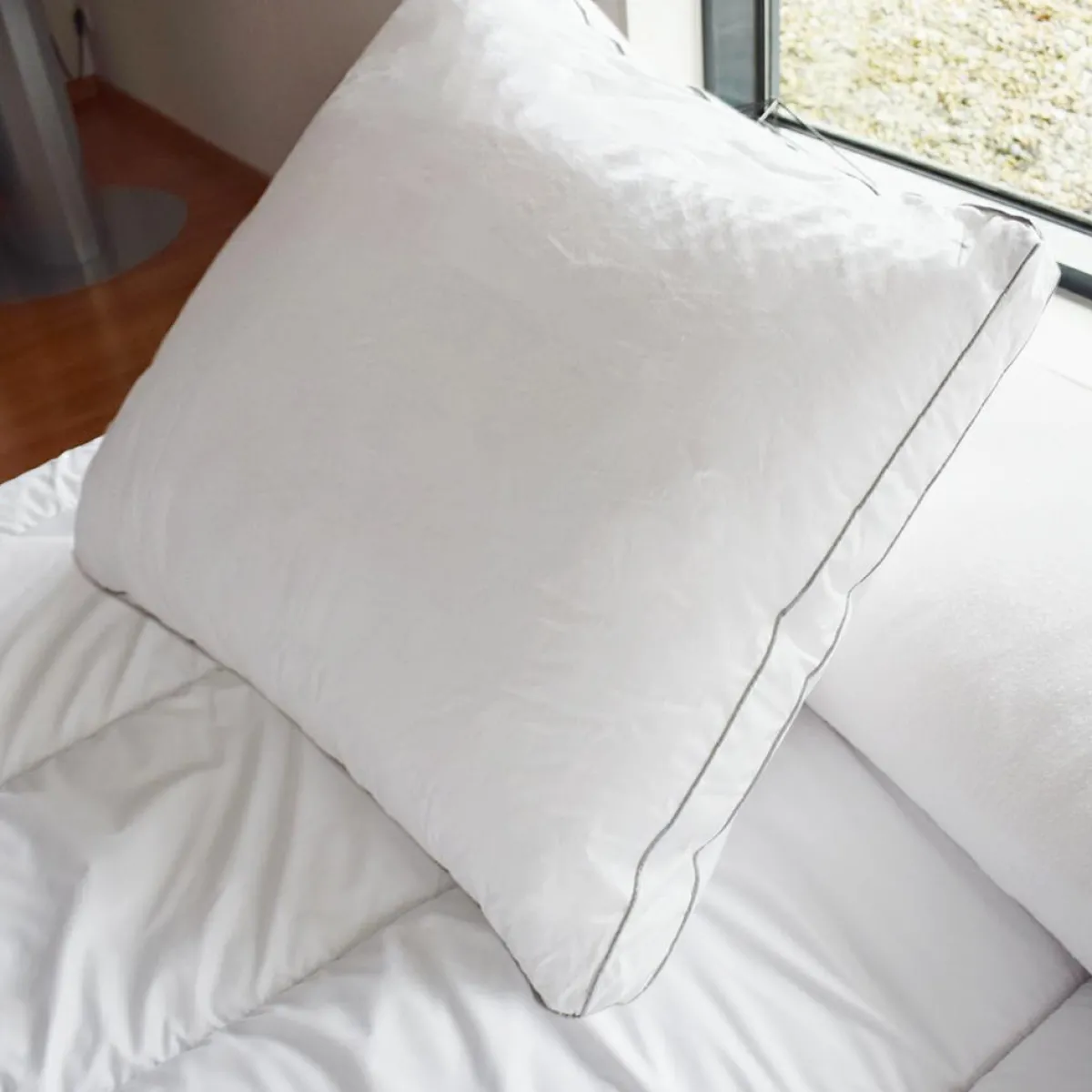 BLEU CALIN Oreiller carré ajustable (65 x 65 cm) Sensation Duvet Blanc Sale