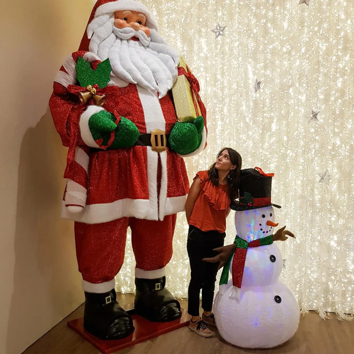 KAEMINGK Père Noël traditionnel Géant (H300 cm) Ulrik Rouge Hot