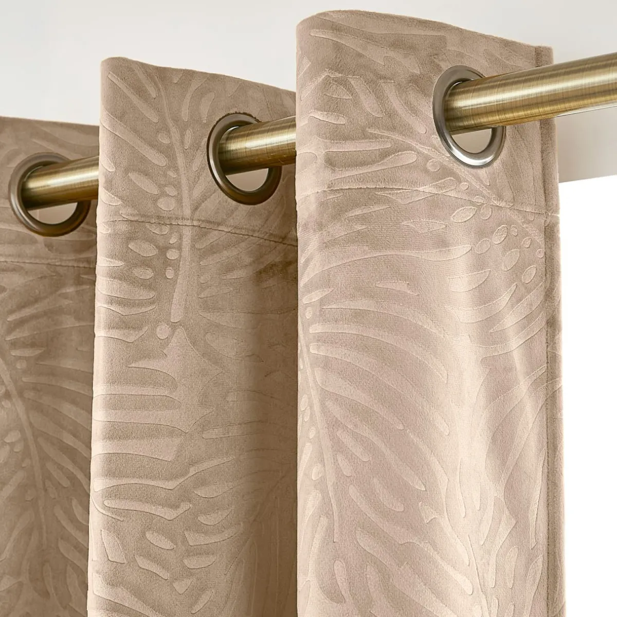 EMINZA Rideau obscurcissant velours (140 x 180 cm) Fern Taupe Discount