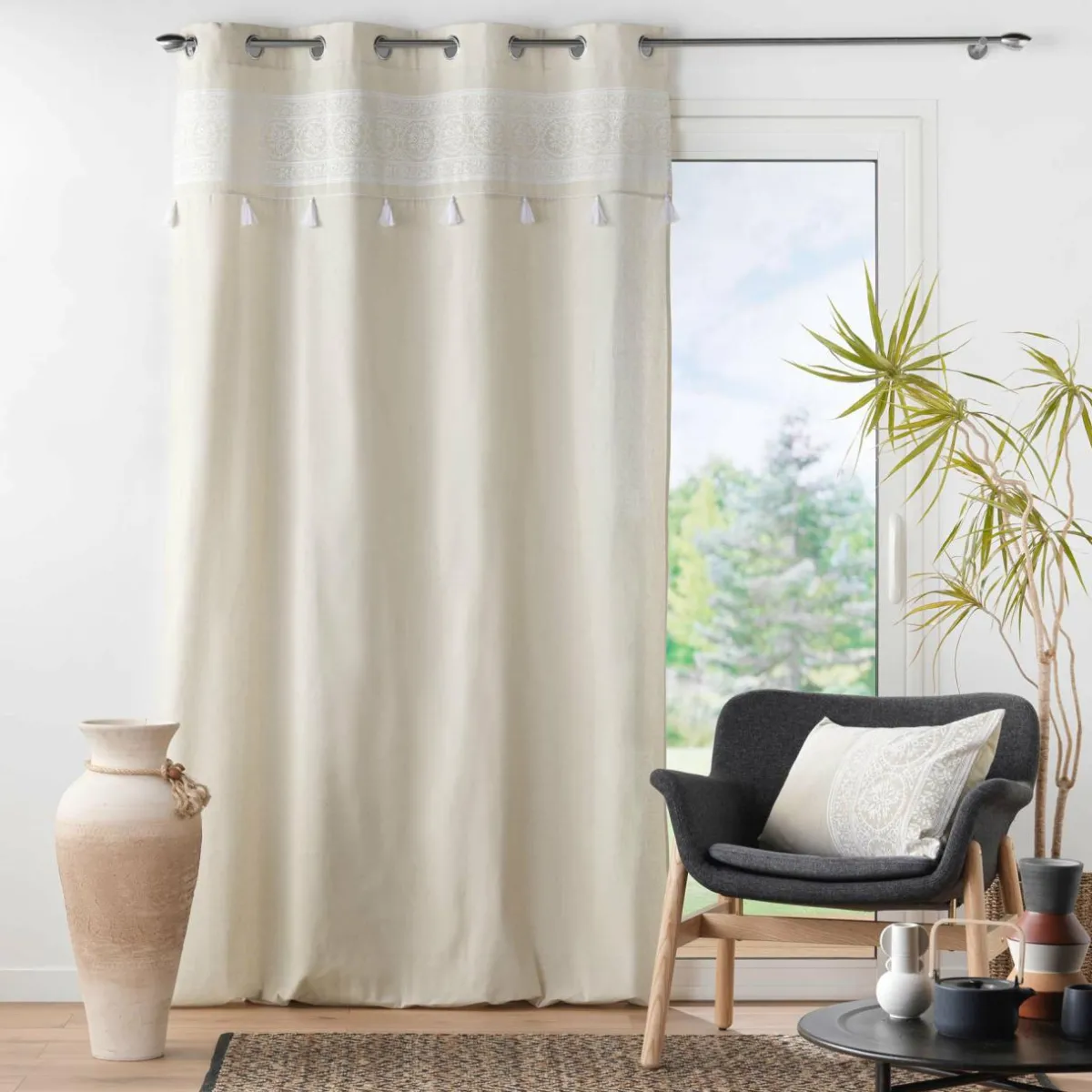 DOUCEUR D'INTERIEUR Rideau oeillets pompons (140 x 240 cm) Isalina Blanc Hot