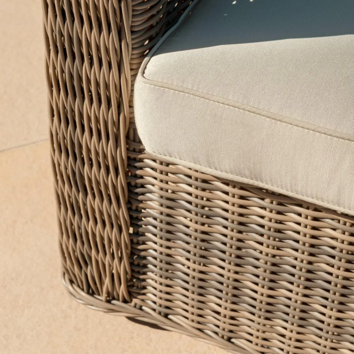 MOBELLIA Salon de jardin en résine tressée 4 places 4 pcs Calvi Sepia et taupe Tressé Sepia - Taupe Hot