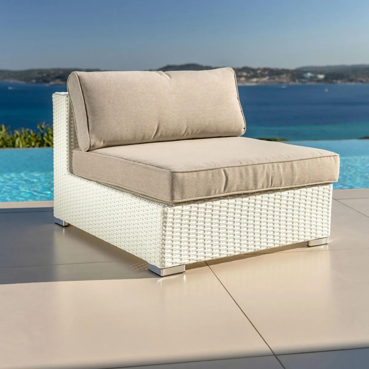 MOBELLIA Salon de jardin en résine tressée 4 places 4 pcs Palma Blanc et taupe Tressé Blanc - Taupe Clearance