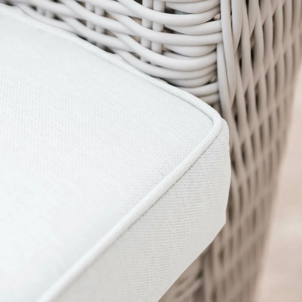 MOBELLIA Salon de jardin en résine tressée 7 places 5 pcs Calvi Blanc Tressé Blanc - Blanc New