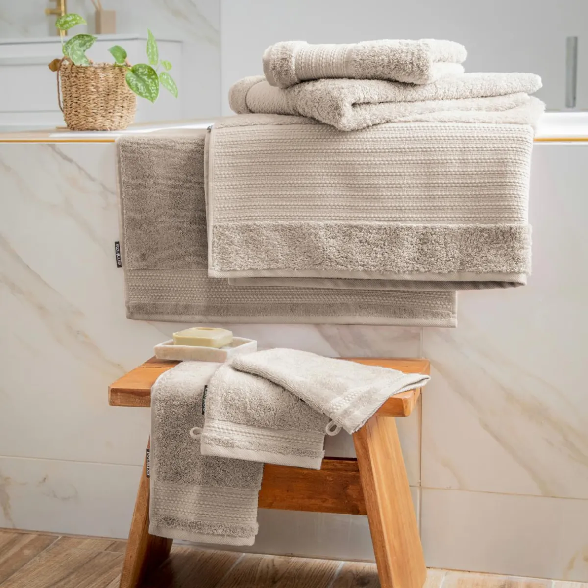 EMINZA Serviette de bain coton bio (70 x 130 cm) Méline pampa Beige Outlet