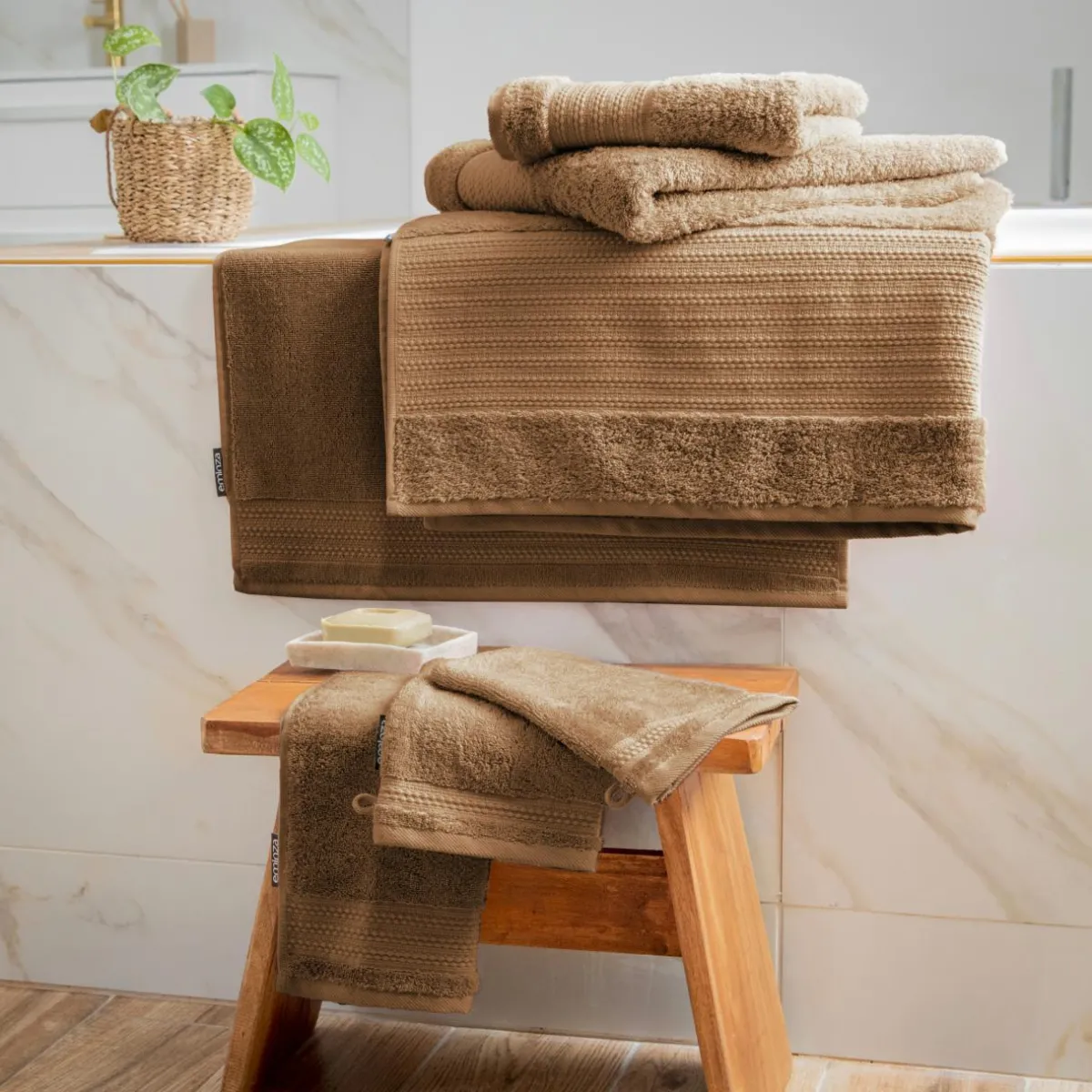EMINZA Serviette de bain coton bio (50 x 90 cm) Méline Camel Outlet