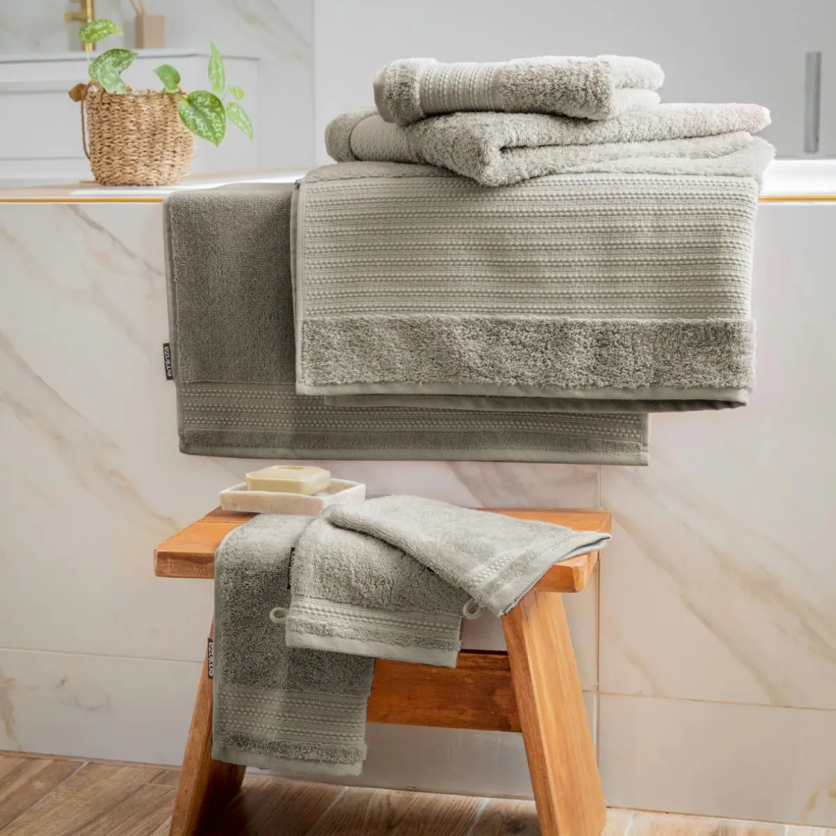 EMINZA Serviette de bain coton bio (30 x 50 cm) Méline argile Gris New