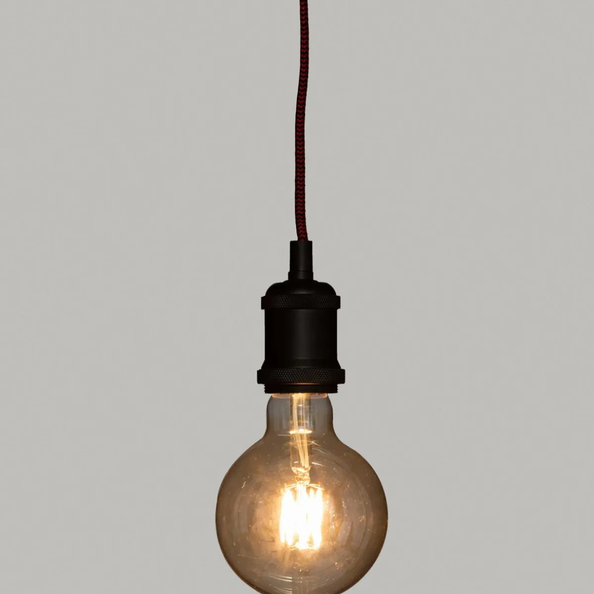 ATMOSPHERA Suspension lumineuse simple (H120 cm) et cordon rouge Noir Outlet