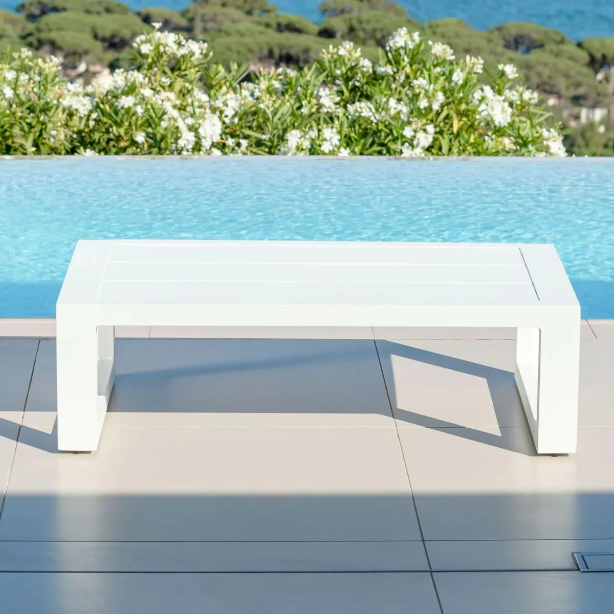 MOBELLIA Table basse de jardin rectangulaire en alumininum (120 x 72 cm) Elba Blanc Discount