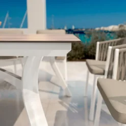 MOBELLIA Table de jardin carré en aluminium 8 places (136 x 136 cm) Amalfi Blanc